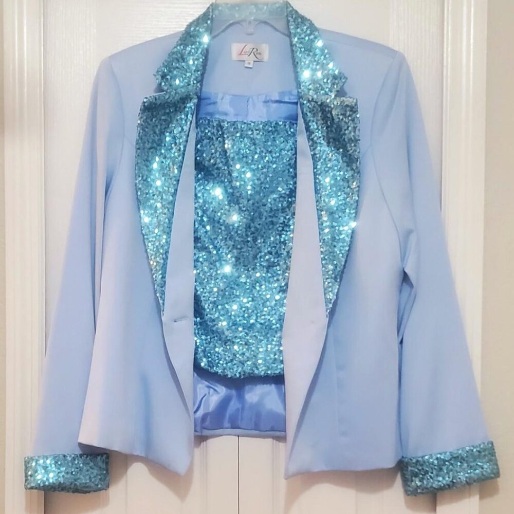 Lisa Rene Couture - Picture 4 of 5